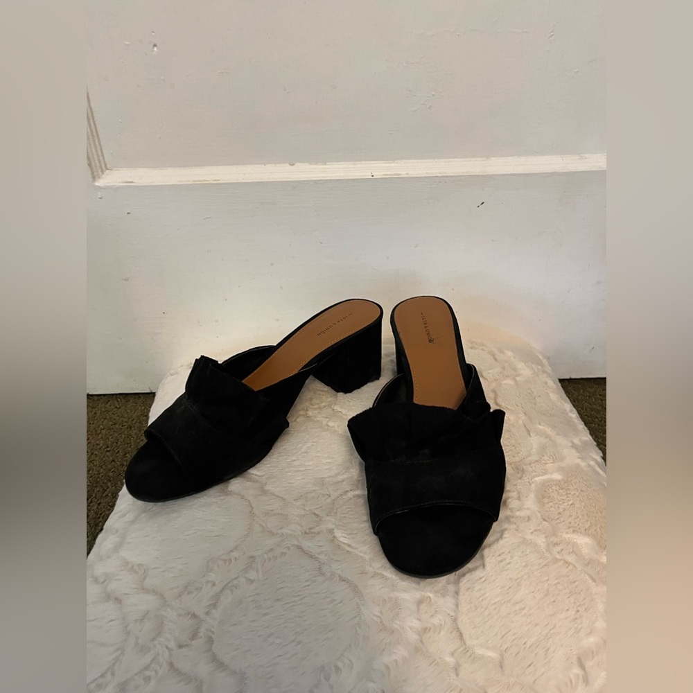 14th & Union Black Heeled Mules w Suede Ruffle